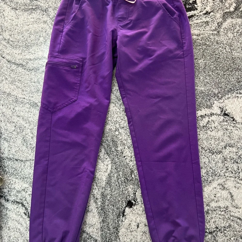 Figs Women's Purple Scrub Top - Picture 6 of 8